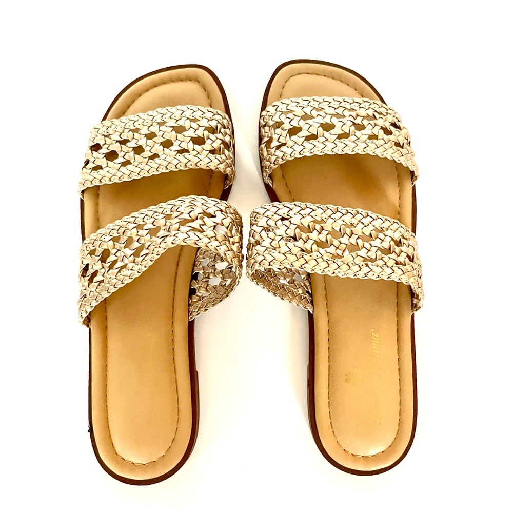 Tommy Bahama “Selina” slip on double strap gold flat sandals 🔥🏖️👙🌊☀️